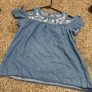 Kids top size large (10-12)